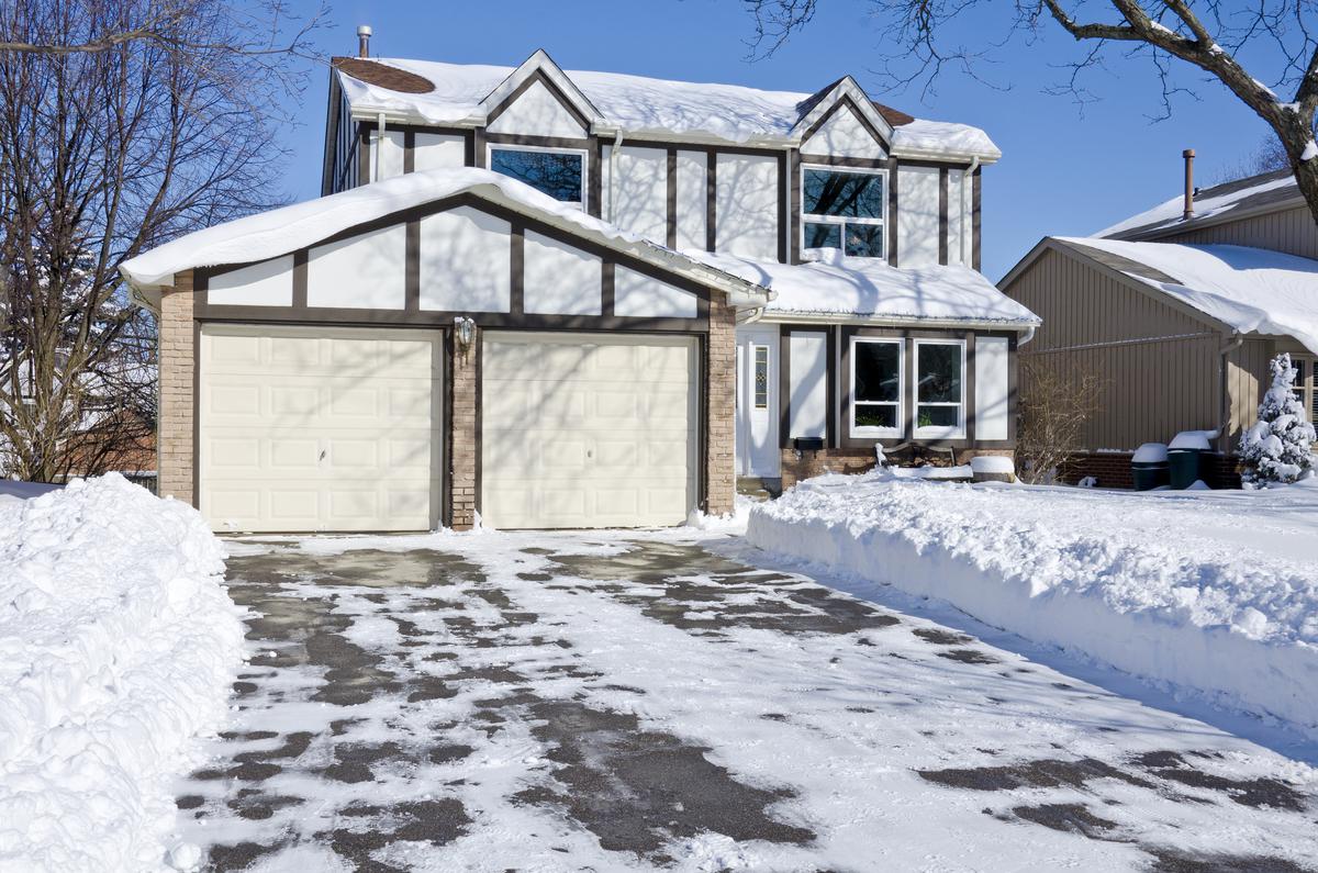 Why It’s Important to Keep Snow Off Your Driveway