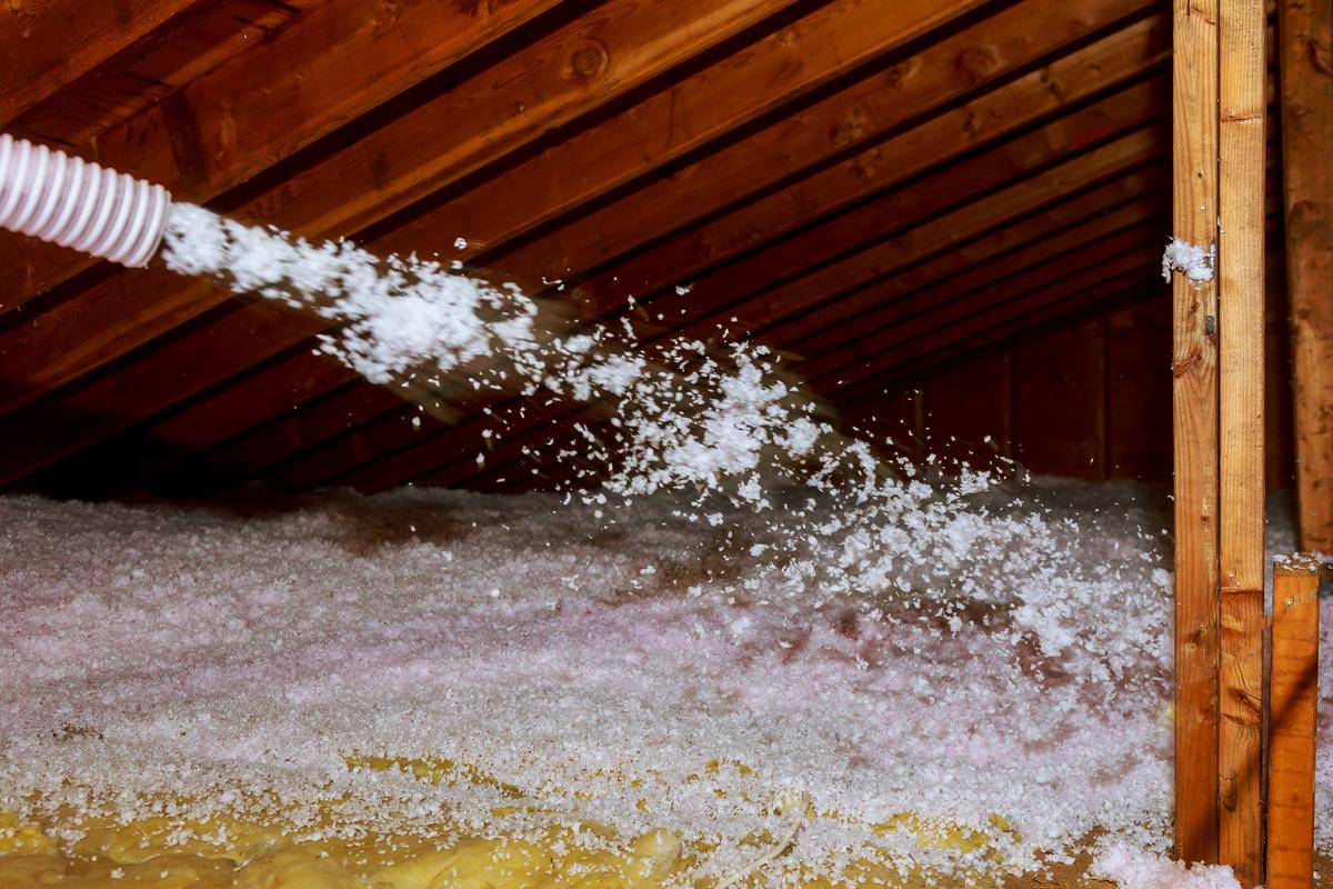 Why Leaving Spray Insulation to the Pros Is a Good Idea