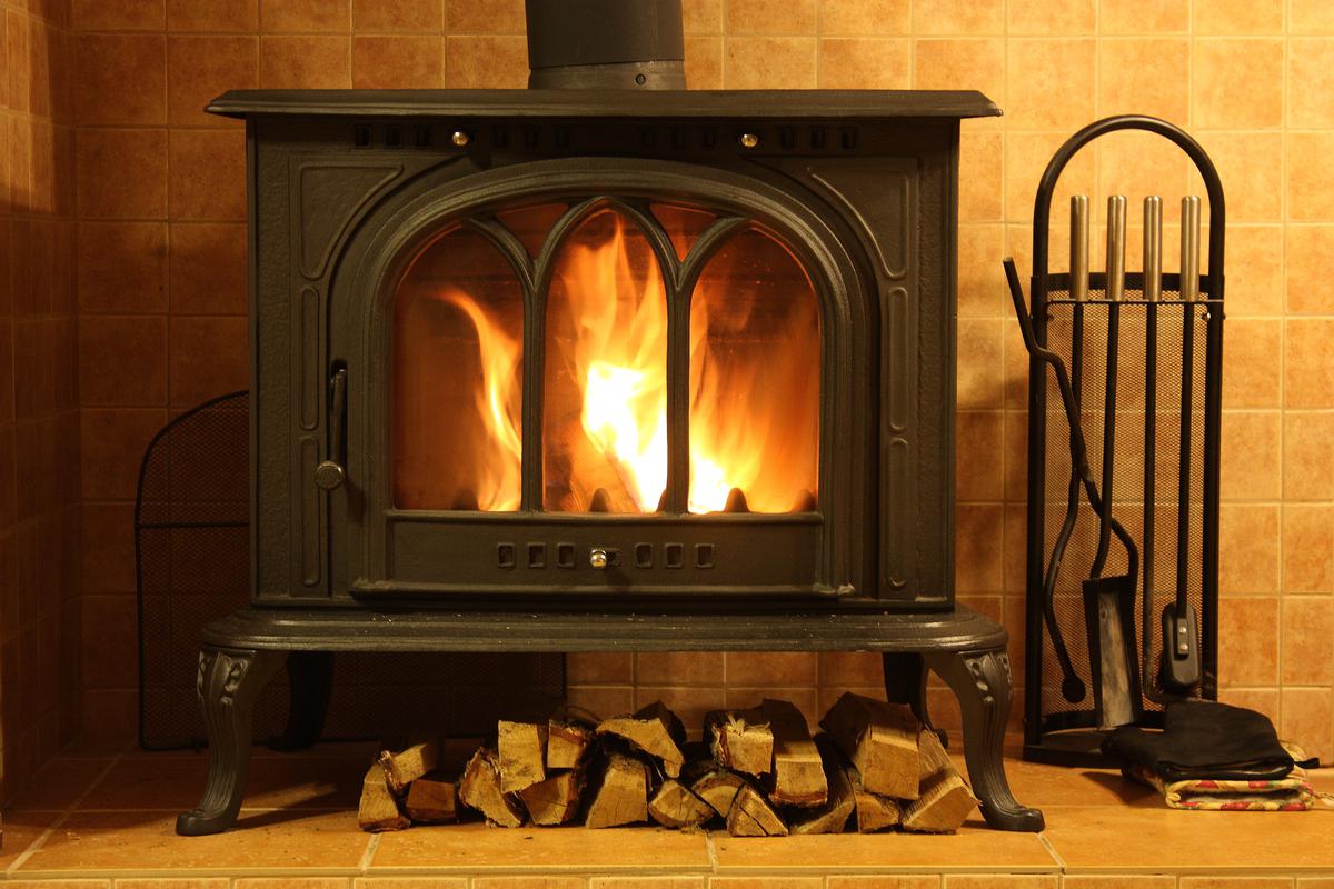 Why Wood and Pellet Stoves Are a Great Alternative
