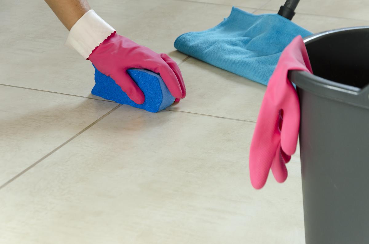 How To Clean Ceramic Tile Floor To Make Them Look Brand New