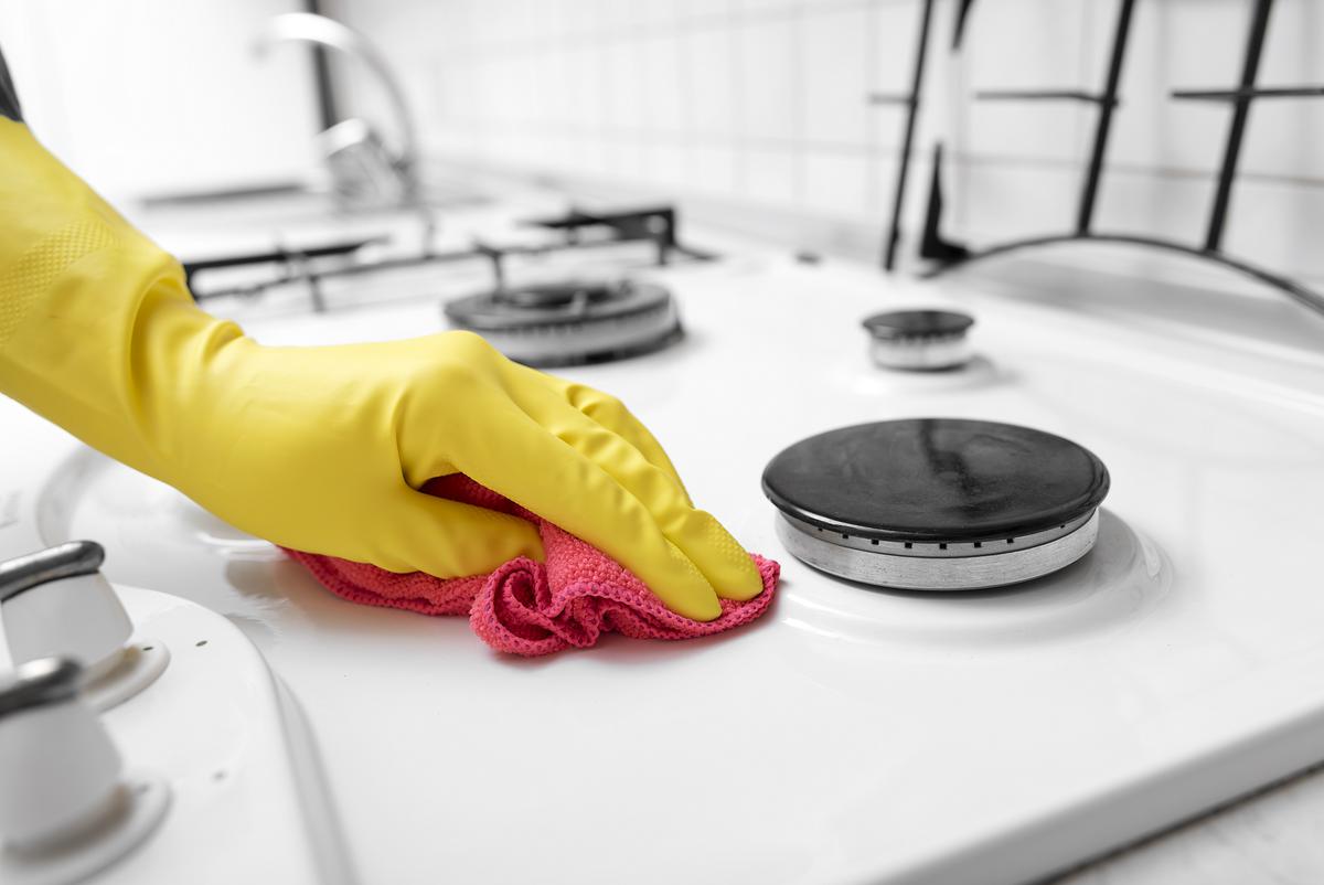 Wiping Your Stove Right After Using It Would Be Your Smartest Option