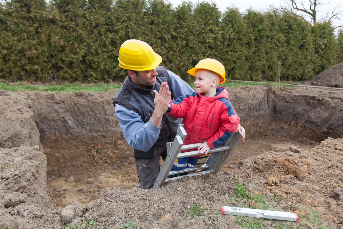 A General Timeline for Building a Swimming Pool