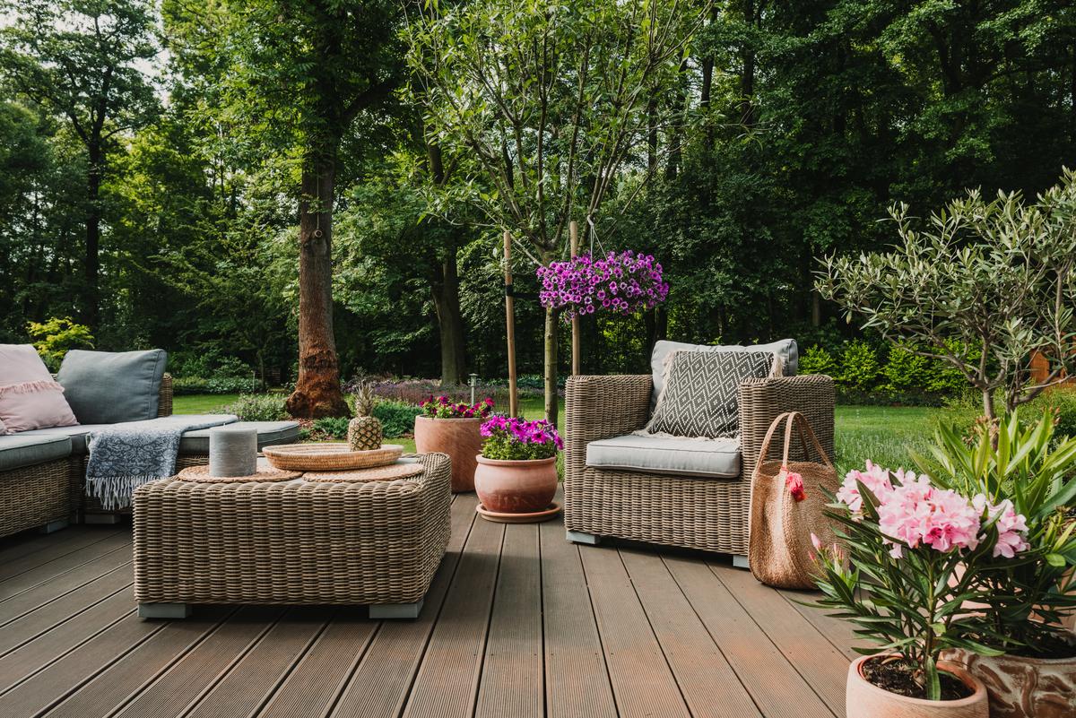 Garden Furniture That Will Make You Switch to Outdoor Living Fulltime