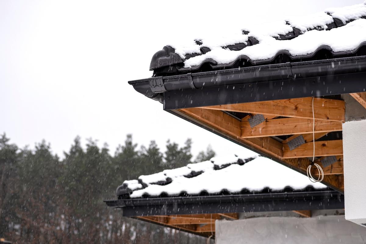 Experience the elegance and functionality of half-round gutter hangers, designed to enhance and protect your home's exterior.