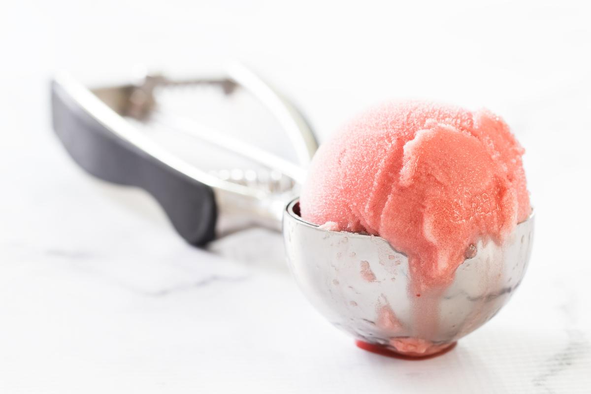head conducting ice cream scooper