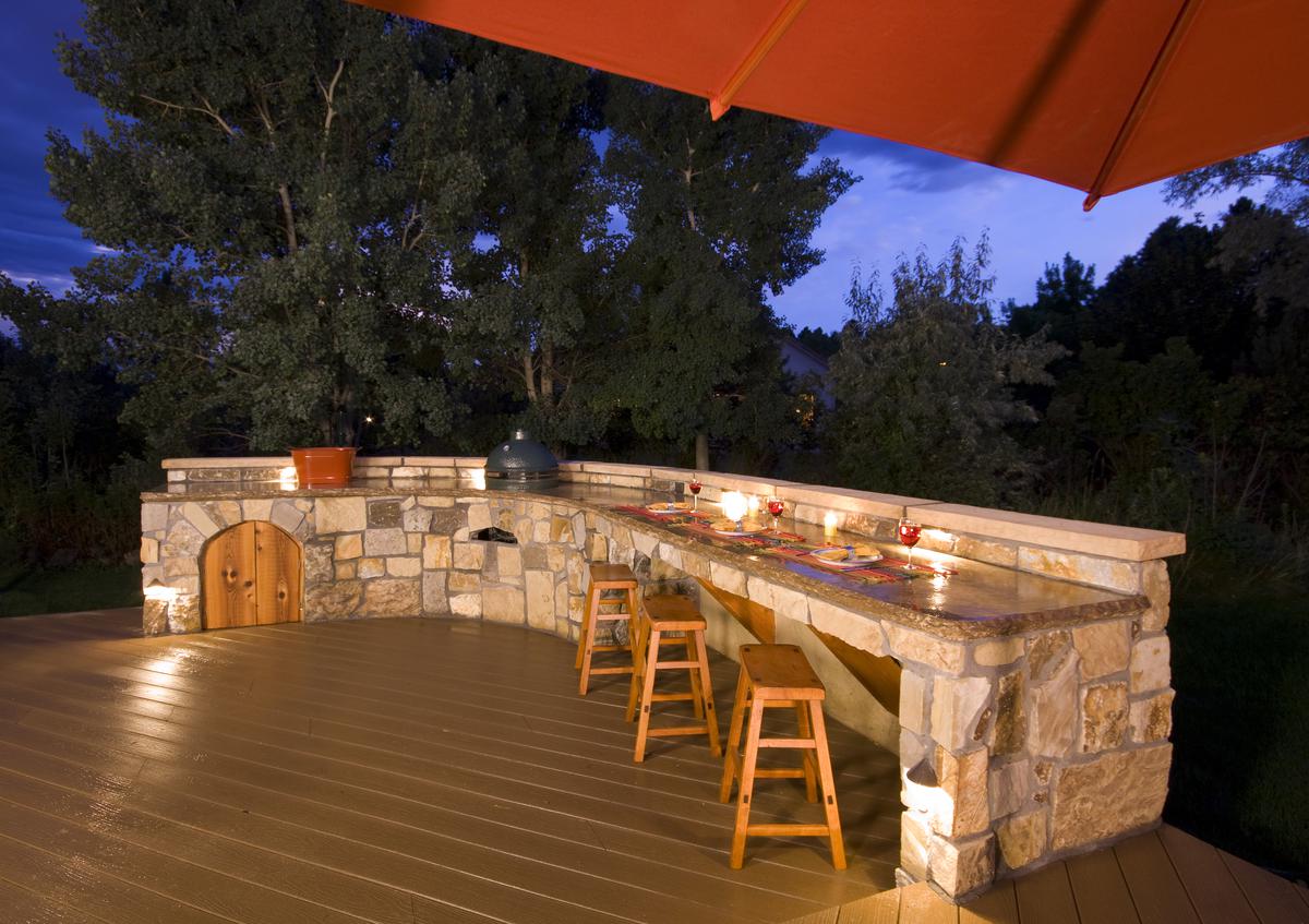 How To Achieve Fun, Style, and Functionality With Your Outdoor Kitchens
