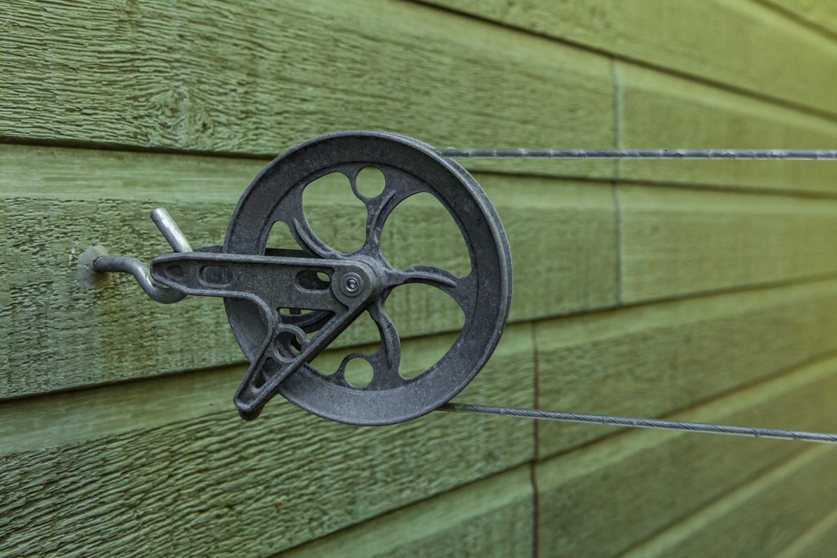 How to Build a Clothesline with Pulley System