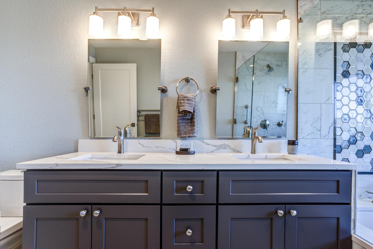 Install an elegant, sleek bathroom vanity that enhances both your morning routine and your bathroom's style.