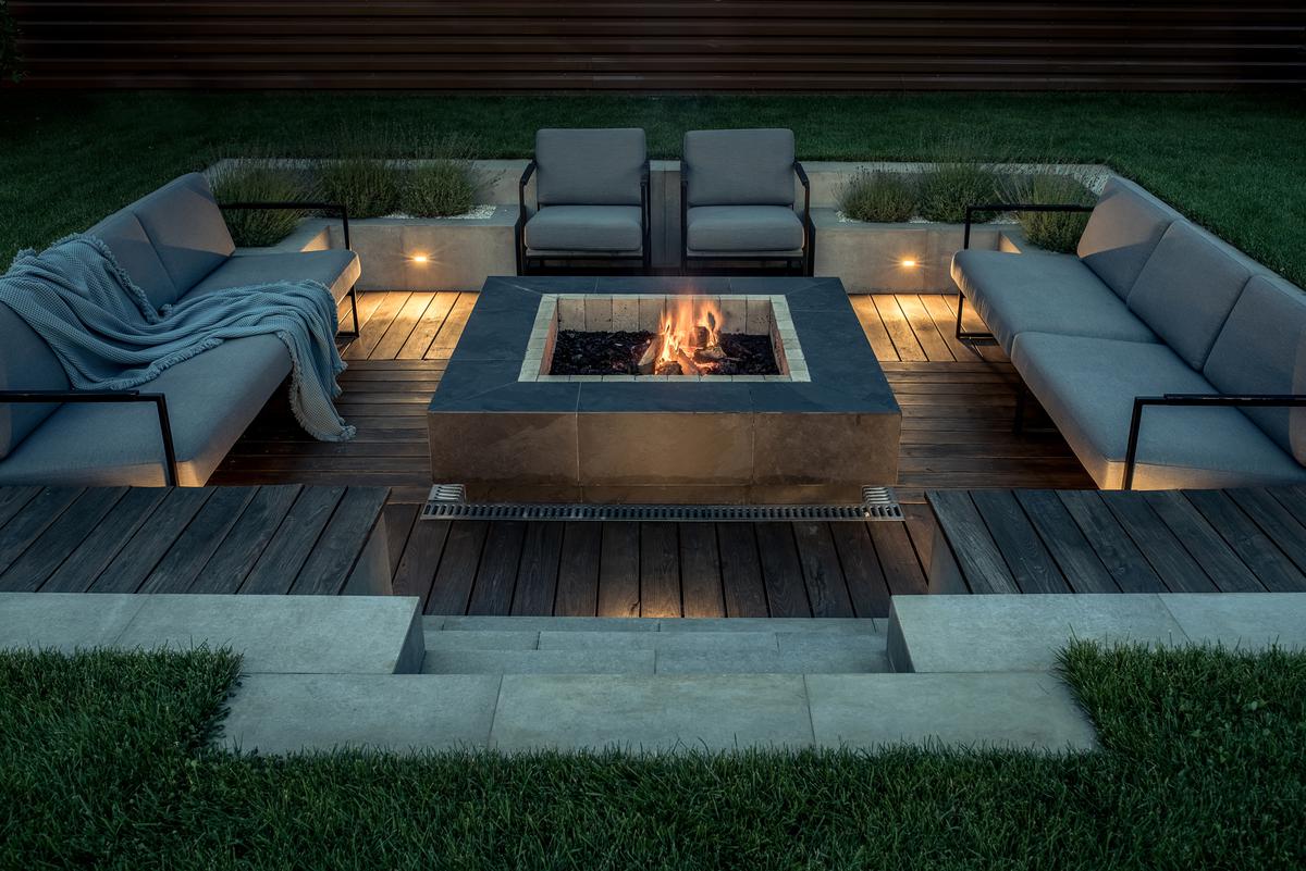Modern Fire Pits for Refined Relaxing