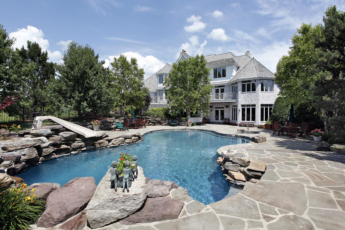 Pool Additions that Are Fun For Everyone In the Family