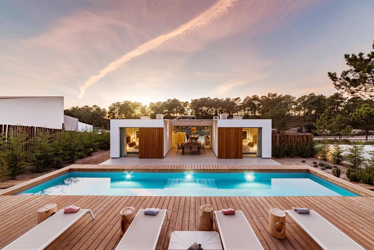 Pool House Designs For Style and Comfort