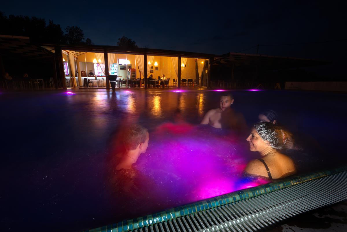 Pool Landscaping Essentials for Fun and Modernity