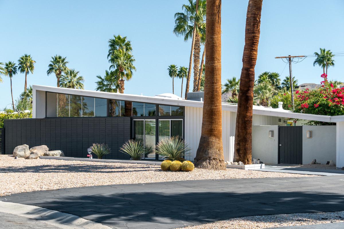 Mid-century modern architecture is still hitting the trends today.