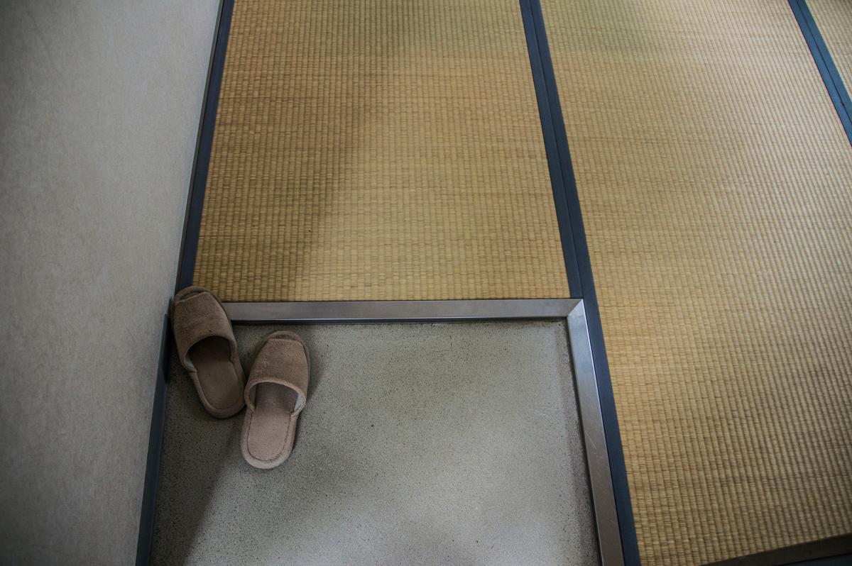 Common features of Japanese architecture include a mudroom called Genkan.