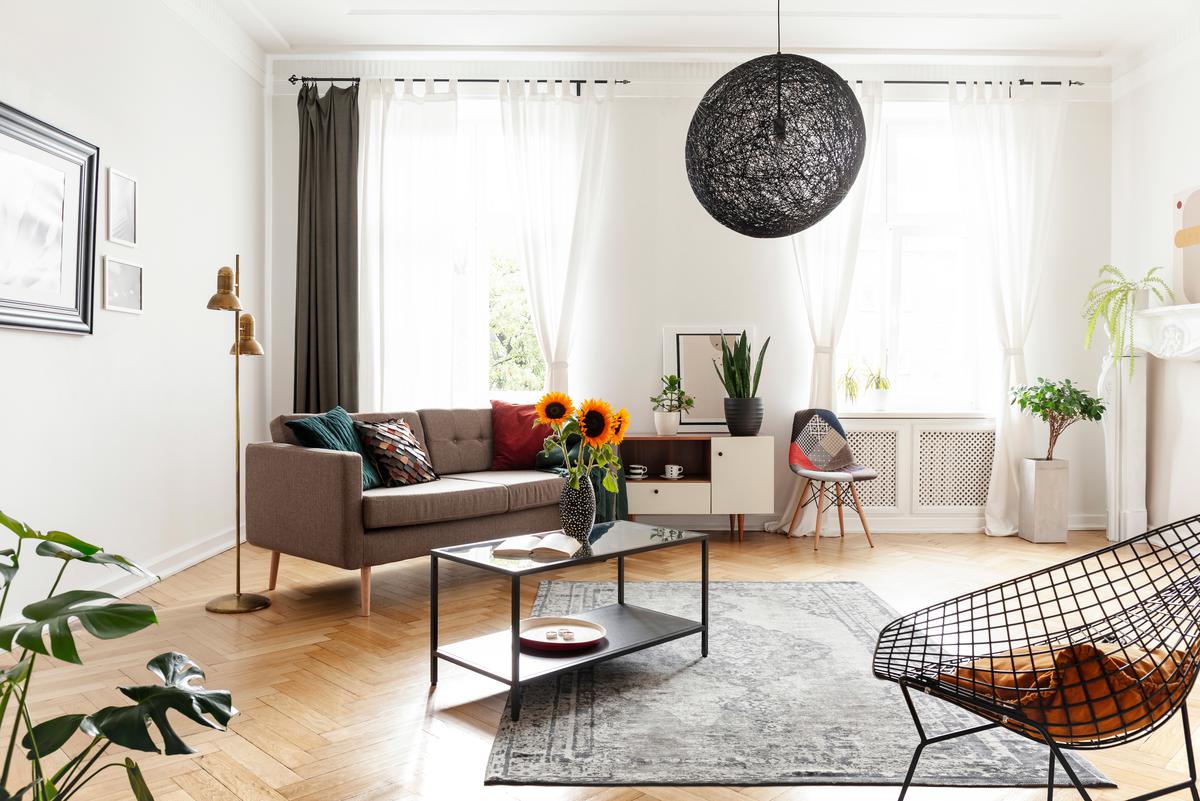 Tips On Keeping a Balance Between Order and Chaos In Eclectic Interiors