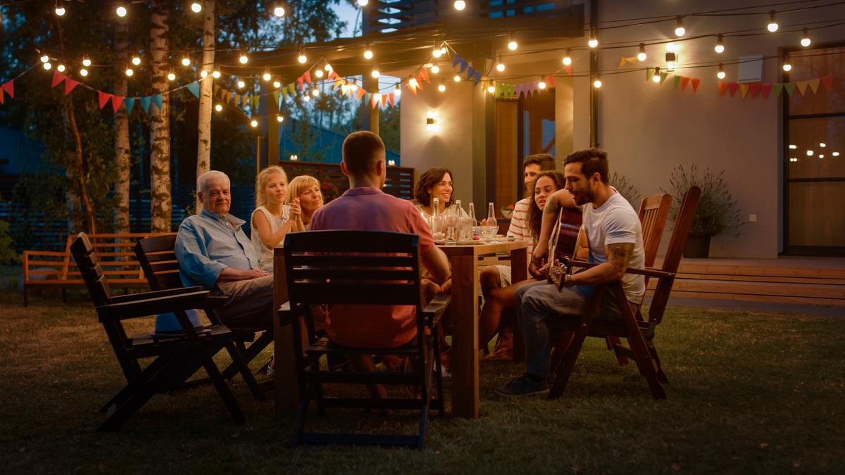 Outdoor Lighting Designs and Layouts for a Moody Atmosphere