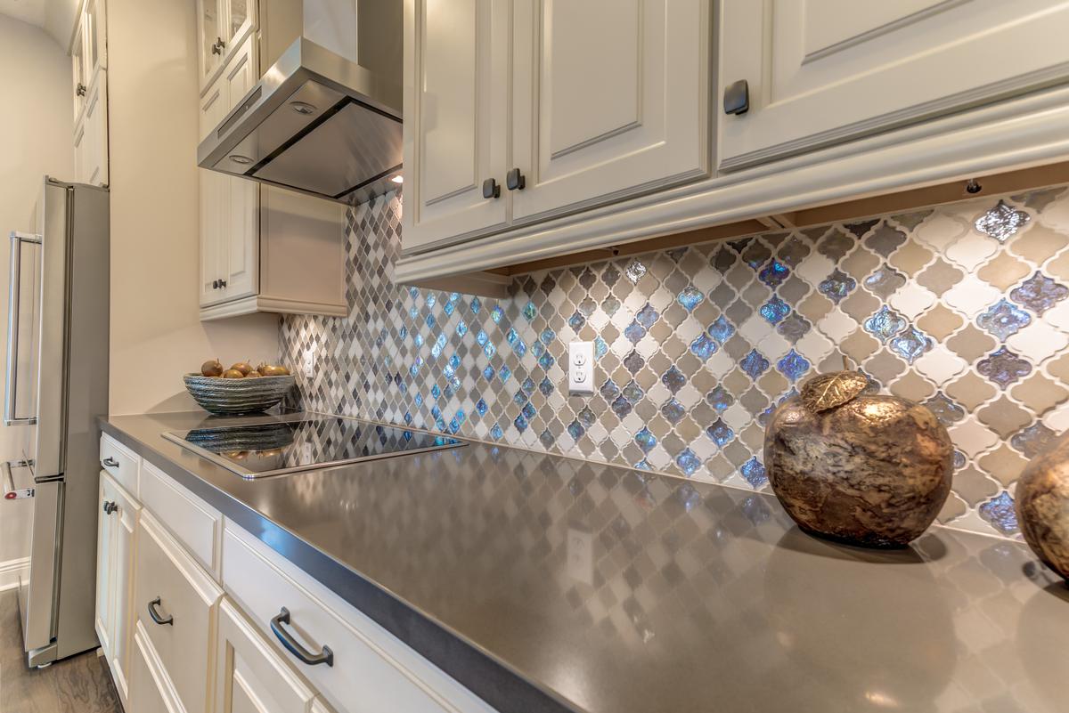 Tile Color Combinations for a Vibrant Kitchen