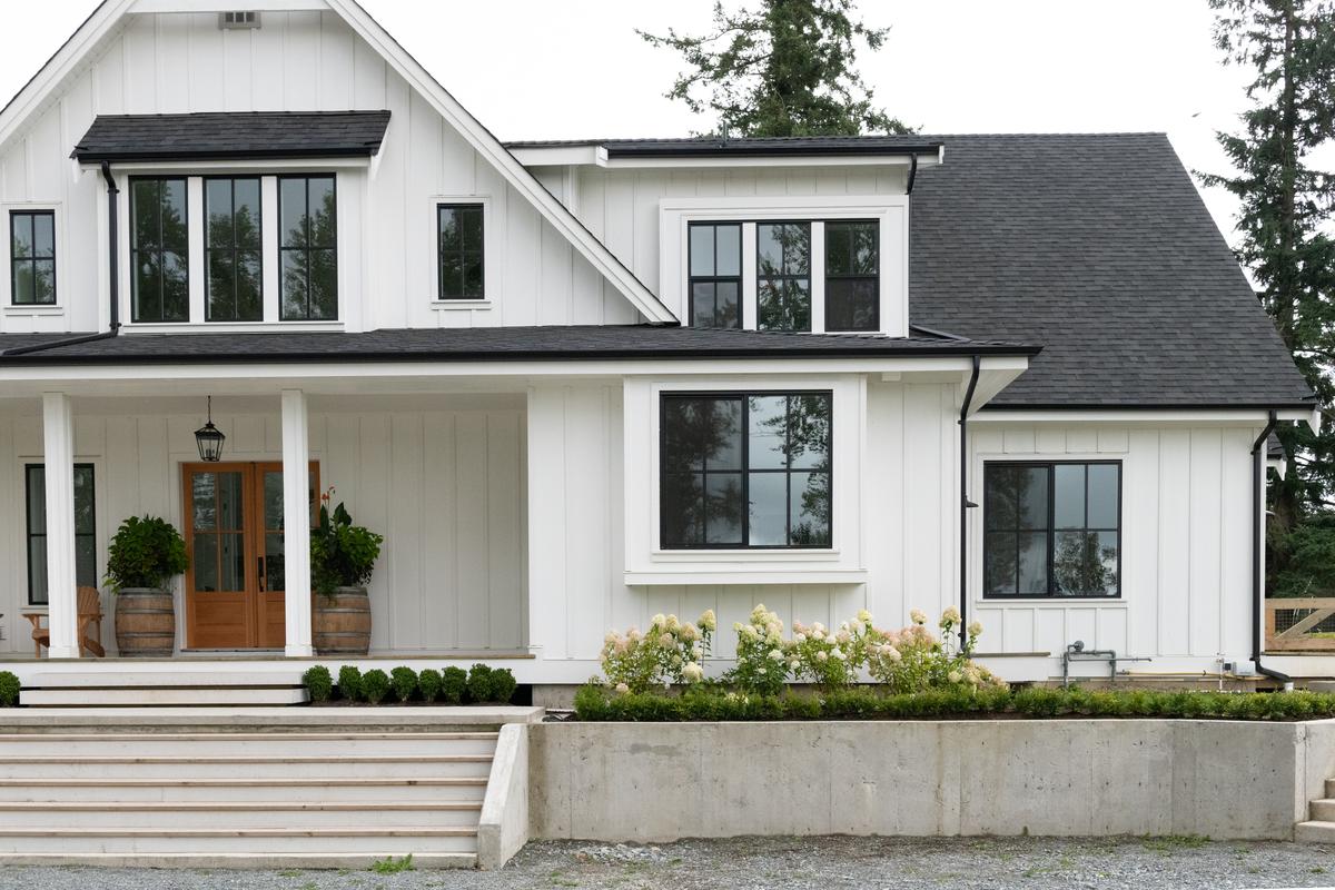 What You Can Expect to See From a Modern Farmhouse Exterior