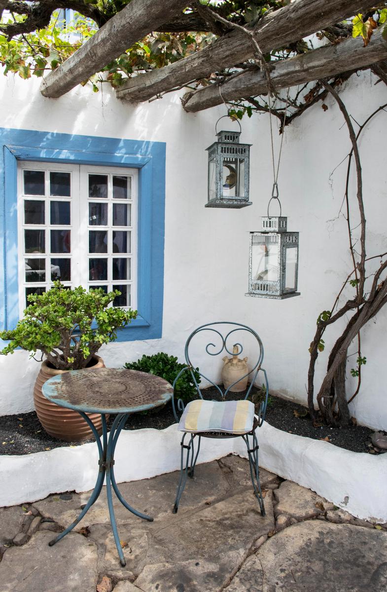 Creating a Serene Atmosphere with White and Blue Exterior
