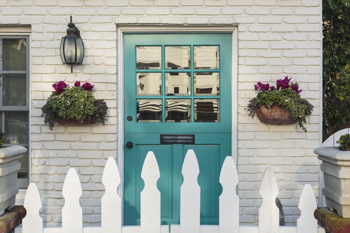 Attractive Home Exterior for that Gorgeous Curb Appeal