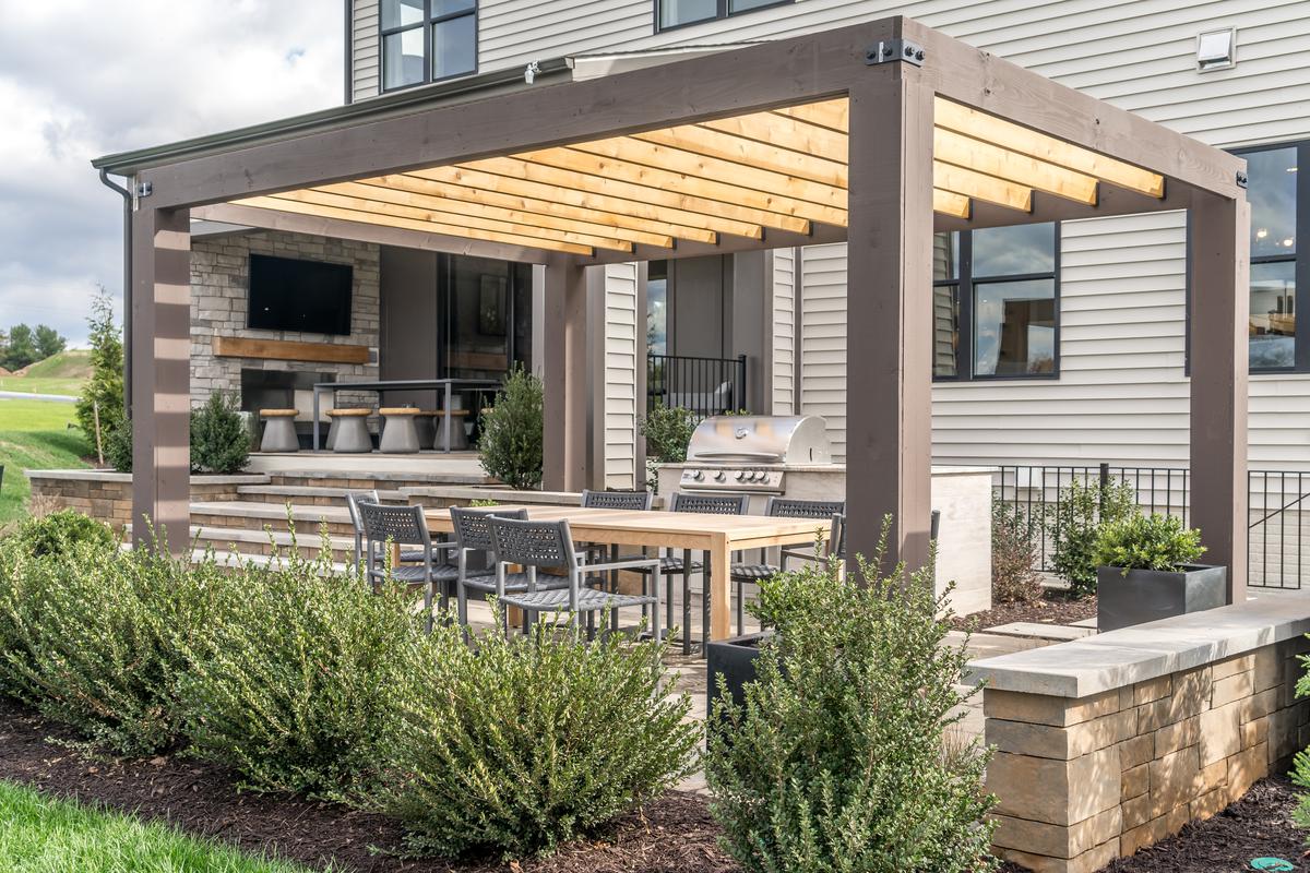 Outdoor kitchens come with a myriad of benefits, especially for those who love both the outdoors and the culinary arts.