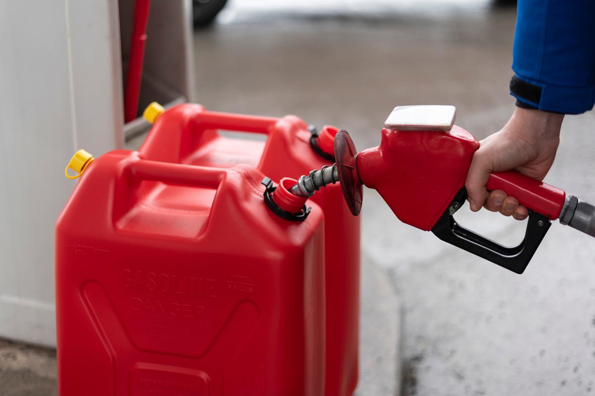 To reduce explosion hazards, do not use anything other than a purpose-made jerrycan for storing gasoline.