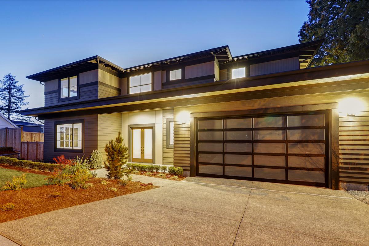 Using Glass to Create Exterior Accents