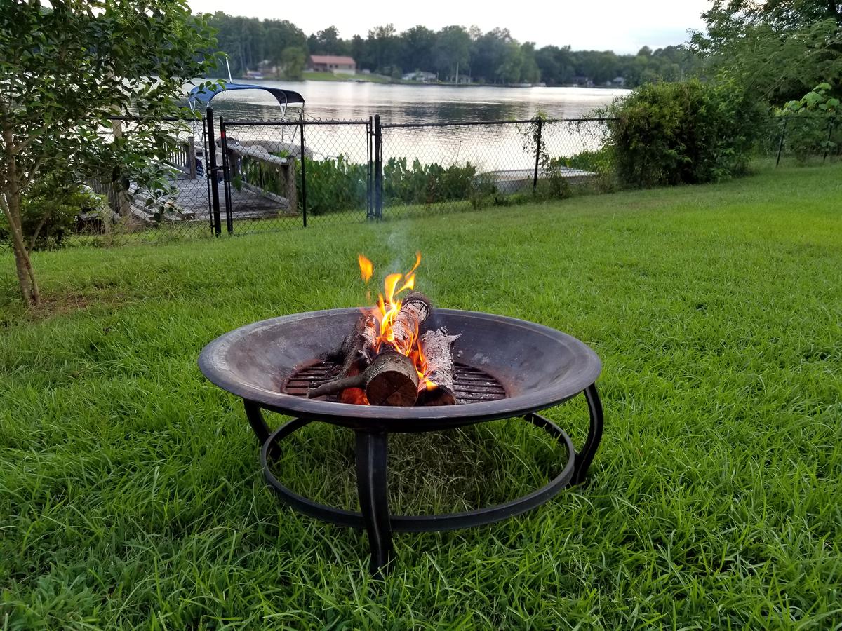 Simple Firepit Magic for Roasting with Friends