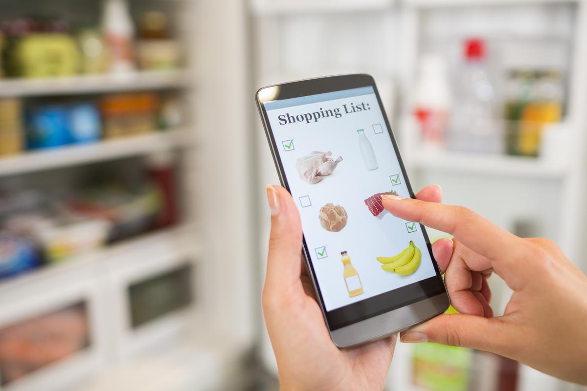 smart refrigerator app grocery list