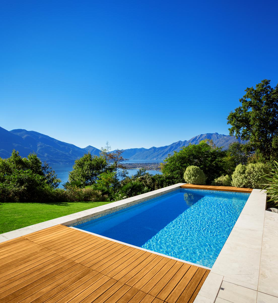 Styles Dominating This Year's Pool Design Trends