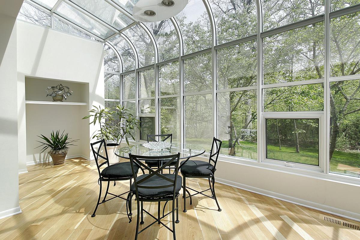 The Benefits of Low-Emissivity Coating Windows for a Sunroom