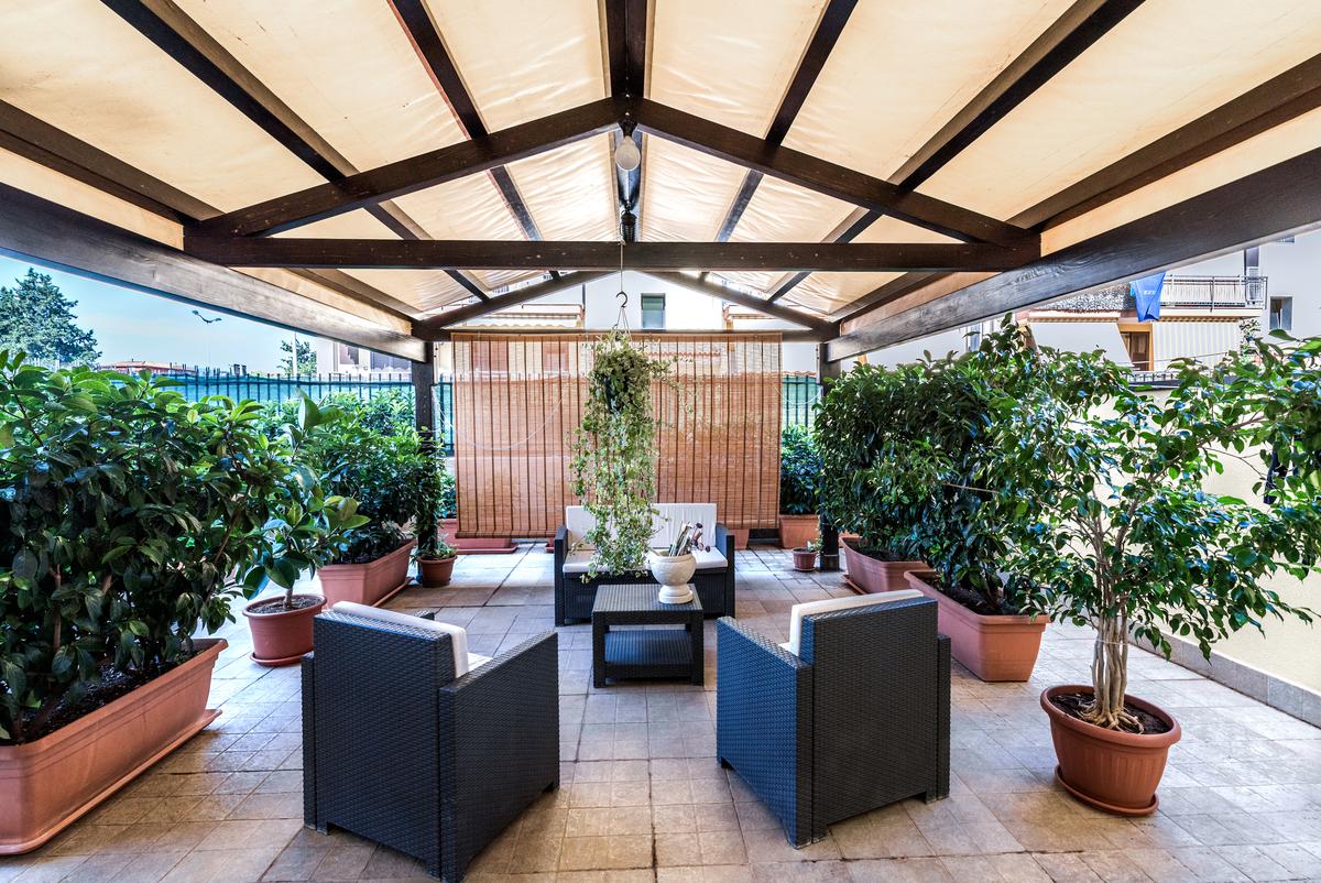 The Best Natural Outdoor Flooring Options