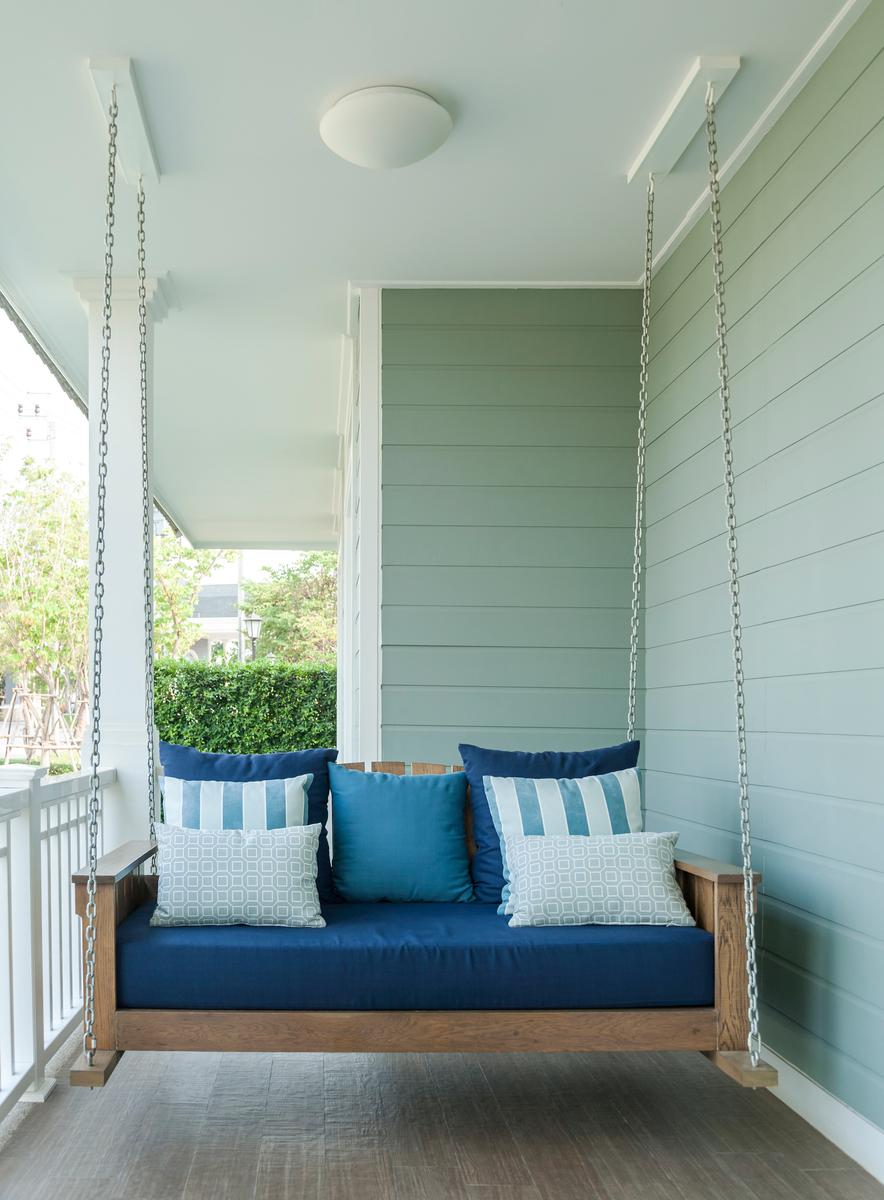 The Many Reasons Why It's a Great Idea to Have a Porch Swing