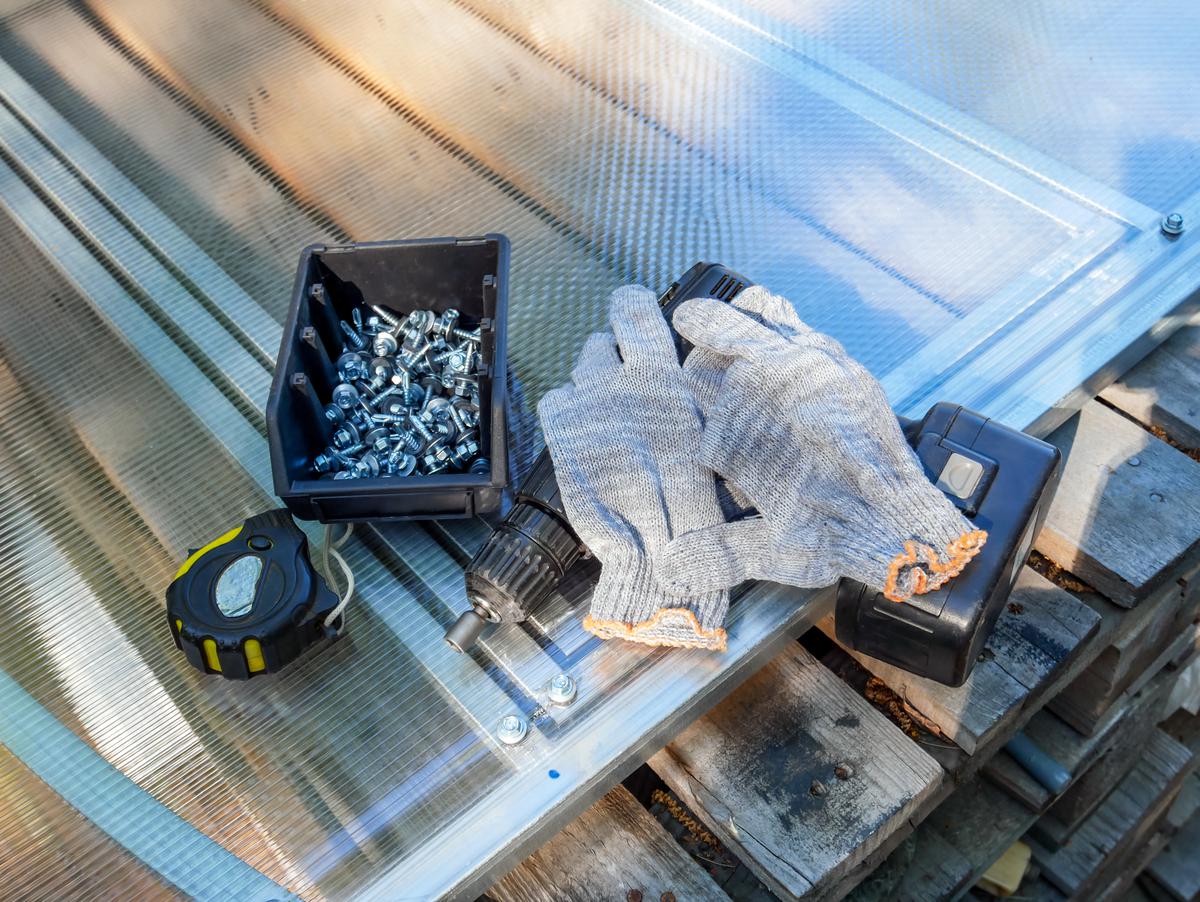 Tips for Installing the Siding On Your Greenhouse